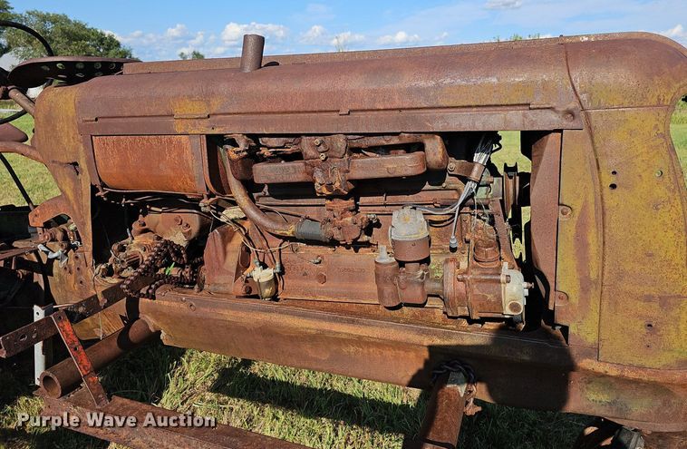 image for item NU9129 1941 Oliver 70  tractor