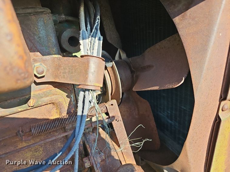 image for item NU9129 1941 Oliver 70  tractor