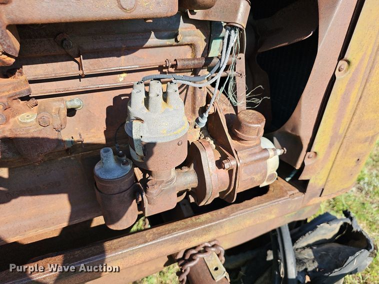 image for item NU9129 1941 Oliver 70  tractor