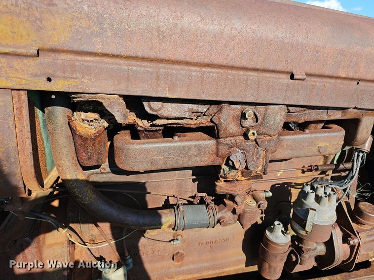 image for item NU9129 1941 Oliver 70  tractor