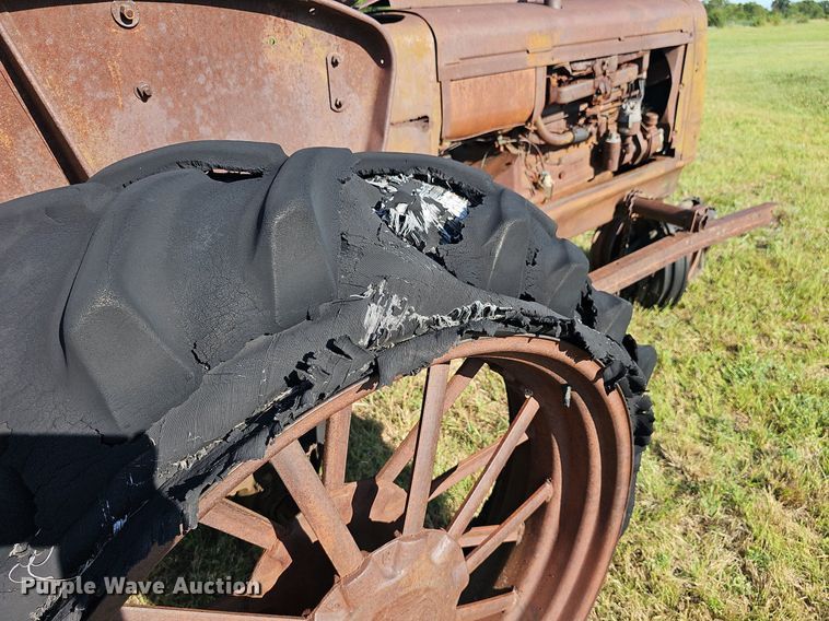 image for item NU9129 1941 Oliver 70  tractor