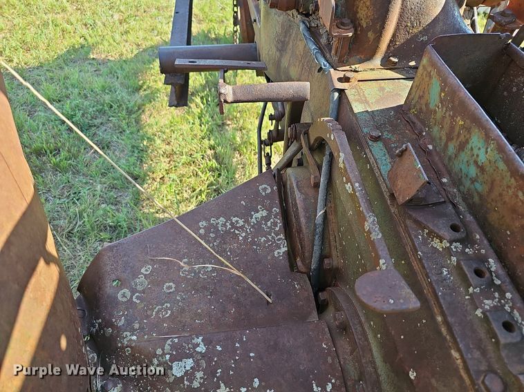 image for item NU9129 1941 Oliver 70  tractor