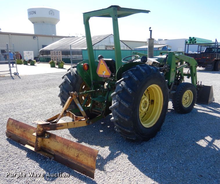 image for item NY9607 1970 John Deere 2020  tractor