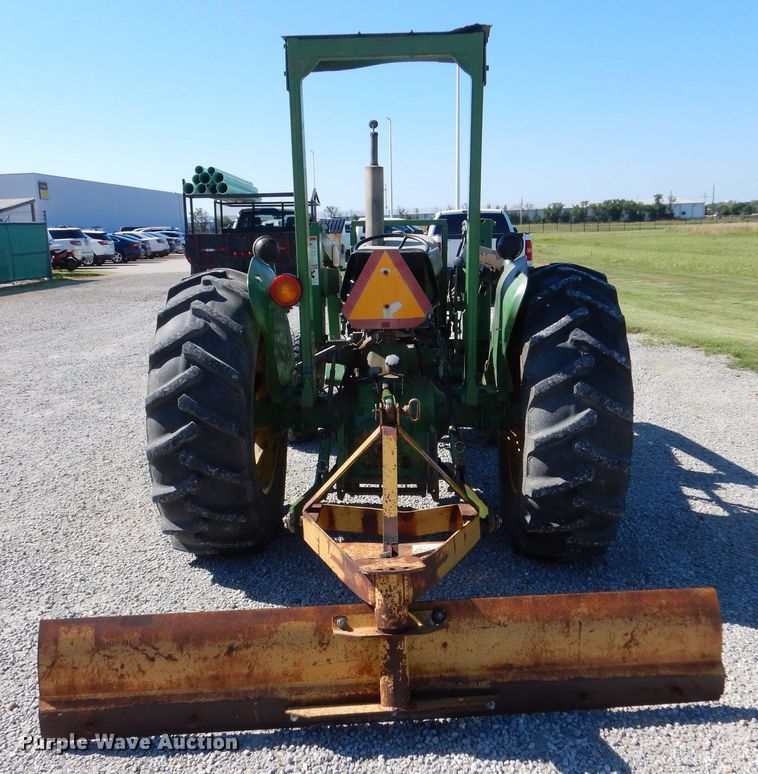 image for item NY9607 1970 John Deere 2020  tractor