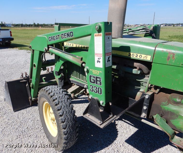 image for item NY9607 1970 John Deere 2020  tractor