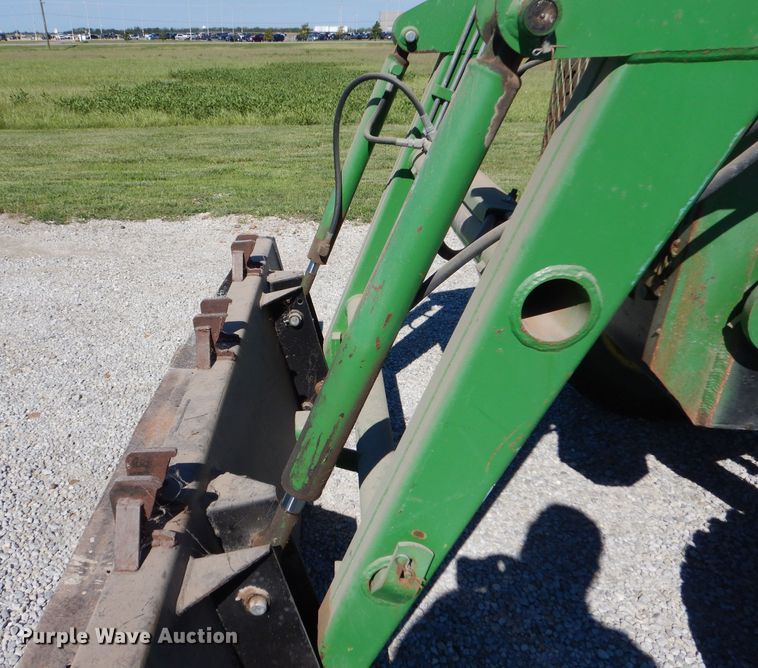 image for item NY9607 1970 John Deere 2020  tractor