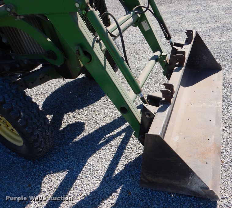 image for item NY9607 1970 John Deere 2020  tractor