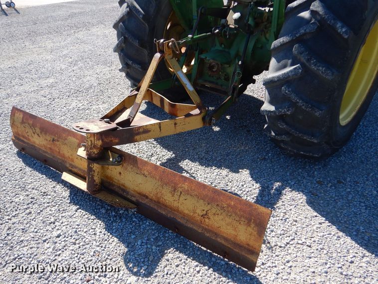 image for item NY9607 1970 John Deere 2020  tractor