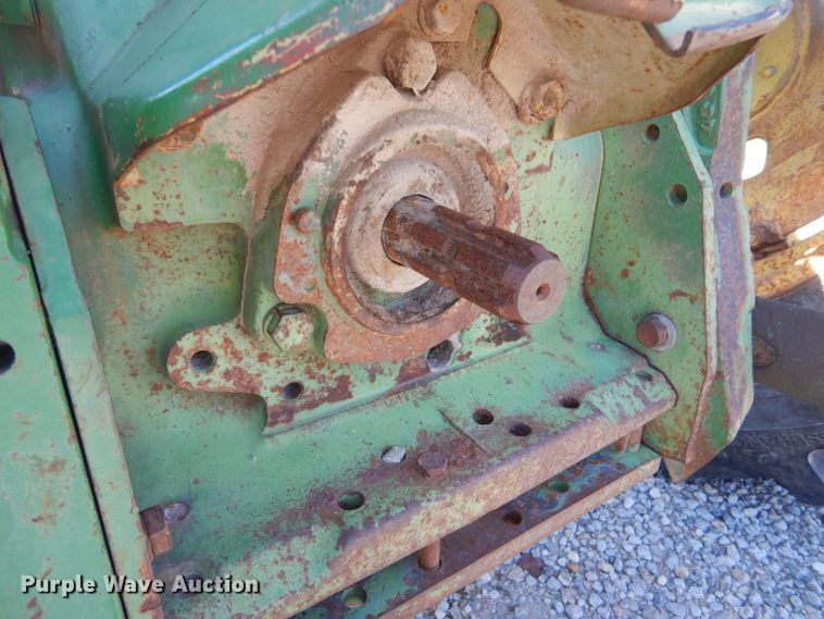 image for item NY9607 1970 John Deere 2020  tractor