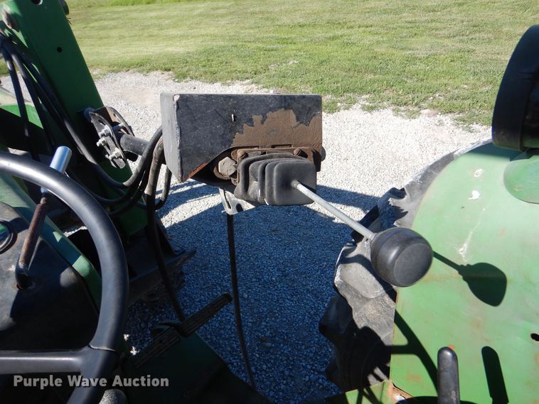 image for item NY9607 1970 John Deere 2020  tractor