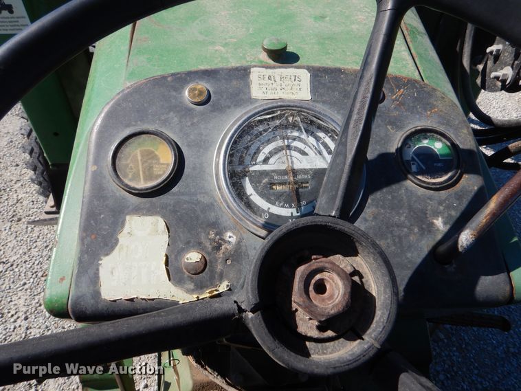image for item NY9607 1970 John Deere 2020  tractor