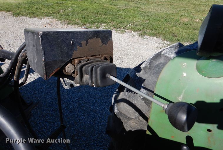 image for item NY9607 1970 John Deere 2020  tractor