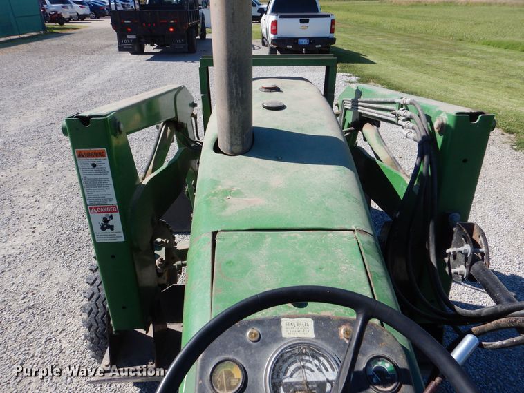 image for item NY9607 1970 John Deere 2020  tractor