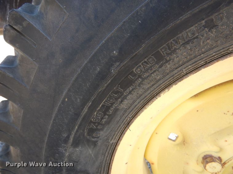 image for item NY9607 1970 John Deere 2020  tractor