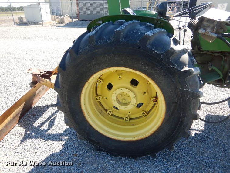 image for item NY9607 1970 John Deere 2020  tractor