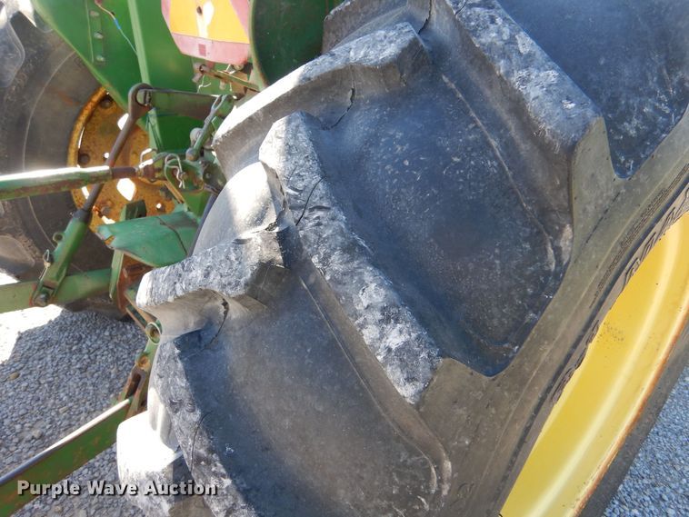 image for item NY9607 1970 John Deere 2020  tractor