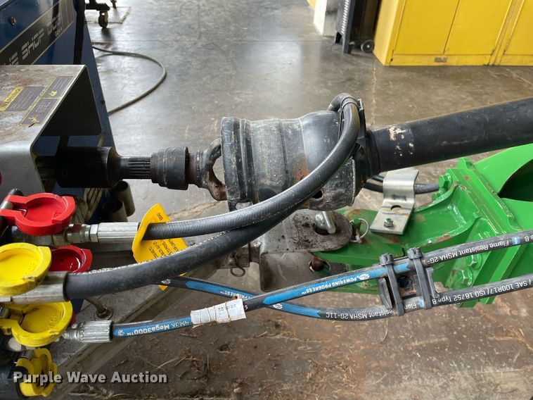 image for item NY9624 2020 John Deere 560R Premium  round baler