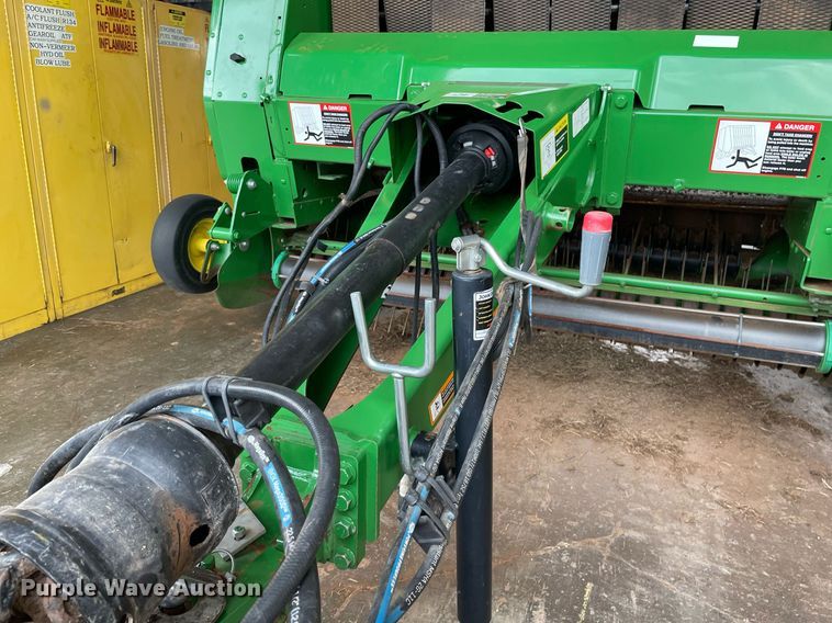 image for item NY9624 2020 John Deere 560R Premium  round baler