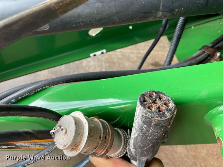 image for item NY9624 2020 John Deere 560R Premium  round baler