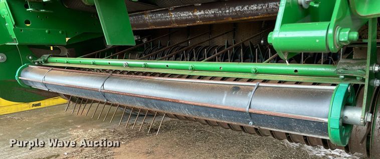 image for item NY9624 2020 John Deere 560R Premium  round baler