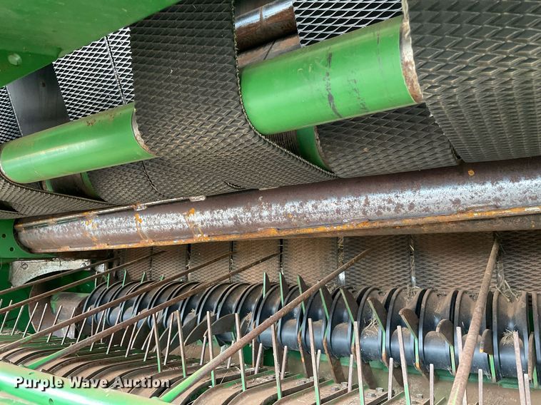 image for item NY9624 2020 John Deere 560R Premium  round baler