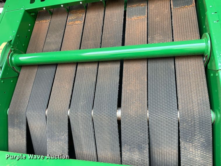 image for item NY9624 2020 John Deere 560R Premium  round baler