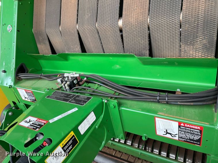 image for item NY9624 2020 John Deere 560R Premium  round baler