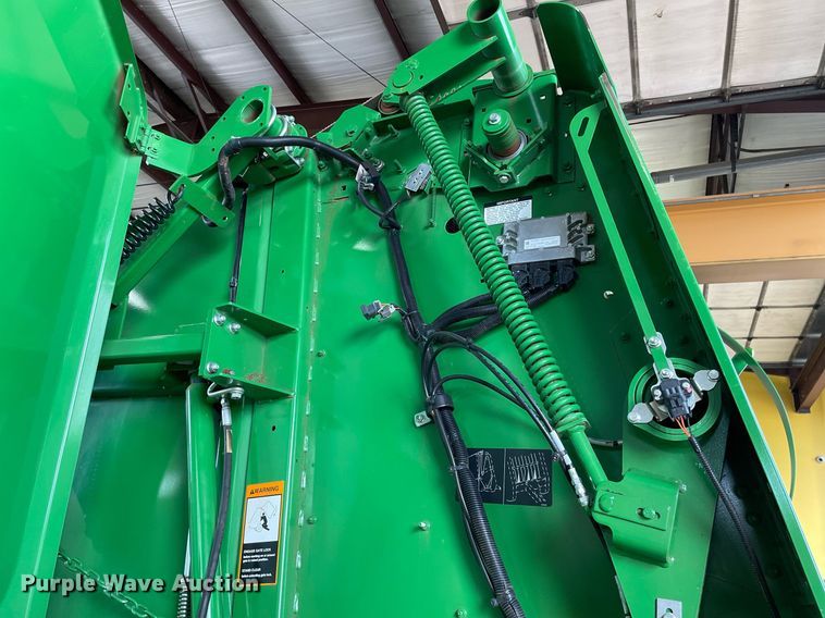 image for item NY9624 2020 John Deere 560R Premium  round baler