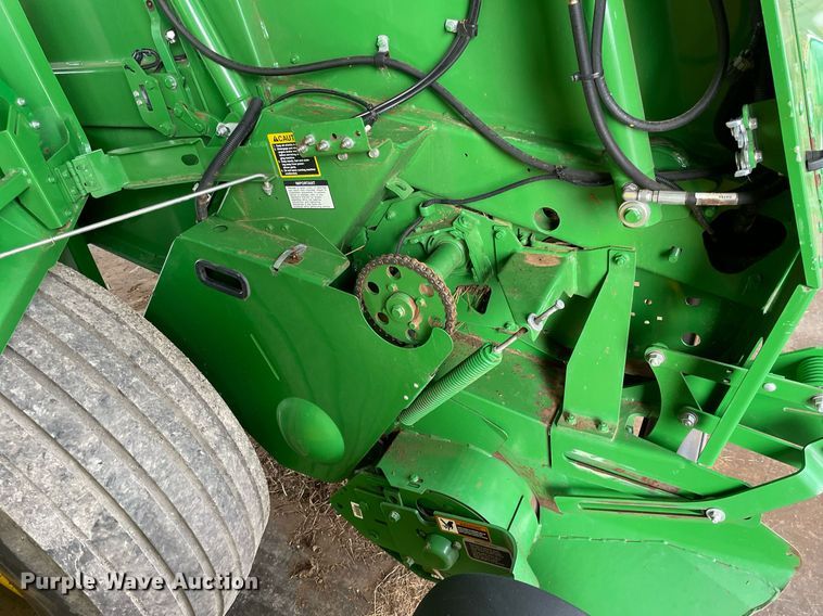 image for item NY9624 2020 John Deere 560R Premium  round baler