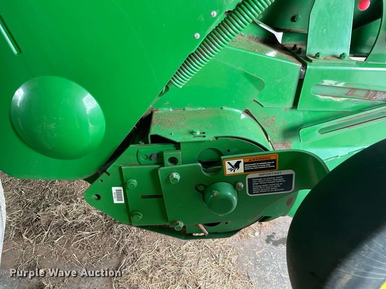 image for item NY9624 2020 John Deere 560R Premium  round baler