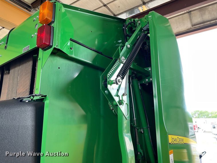 image for item NY9624 2020 John Deere 560R Premium  round baler