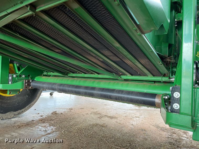 image for item NY9624 2020 John Deere 560R Premium  round baler