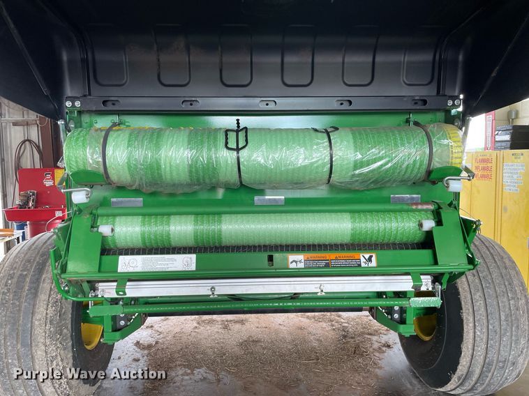 image for item NY9624 2020 John Deere 560R Premium  round baler