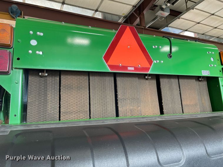 image for item NY9624 2020 John Deere 560R Premium  round baler