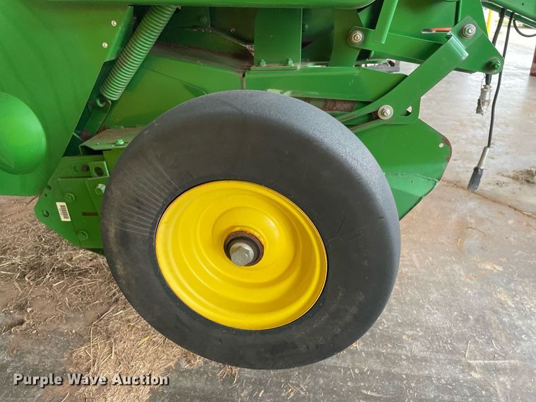 image for item NY9624 2020 John Deere 560R Premium  round baler