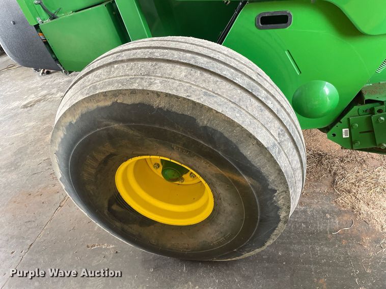 image for item NY9624 2020 John Deere 560R Premium  round baler