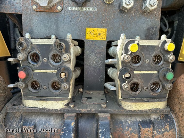 image for item OC9139 2008 Challenger MT665B  MFWD tractor