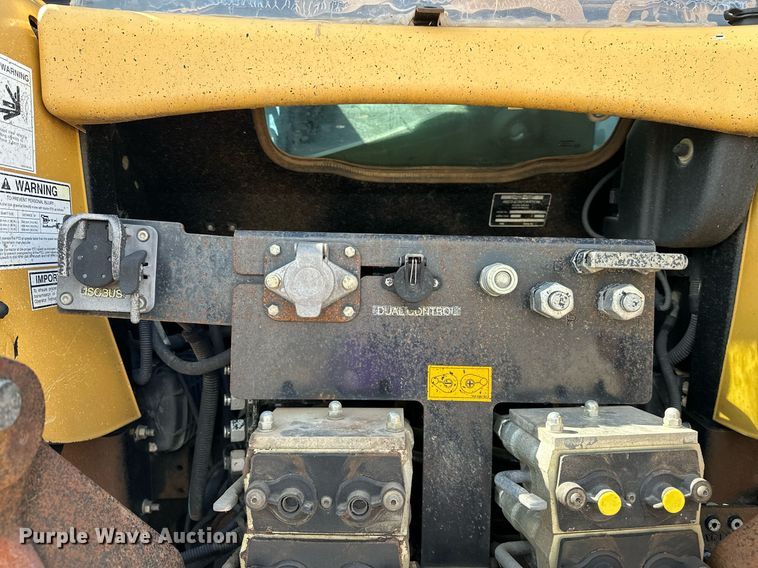 image for item OC9139 2008 Challenger MT665B  MFWD tractor