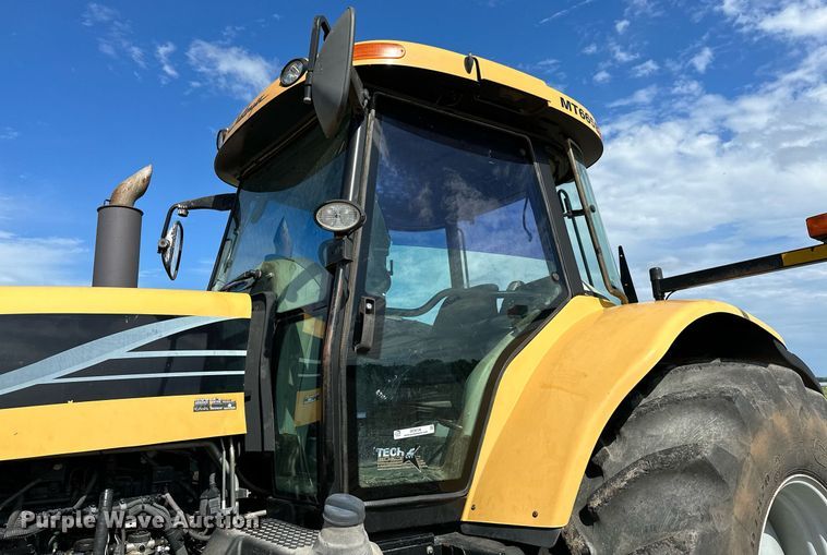 image for item OC9139 2008 Challenger MT665B  MFWD tractor