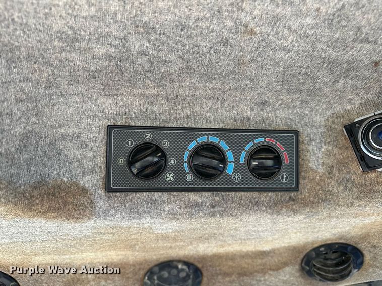 image for item OC9139 2008 Challenger MT665B  MFWD tractor