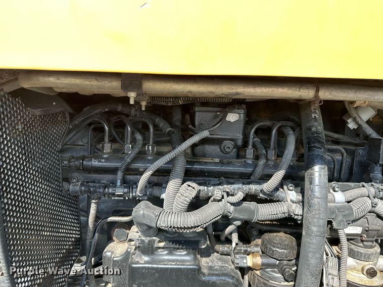 image for item OC9139 2008 Challenger MT665B  MFWD tractor