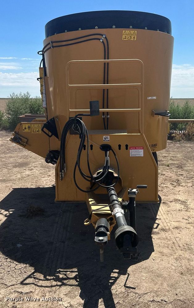 image for item OC9313 Estrella Blanca ZV600  feed grinder/mixer