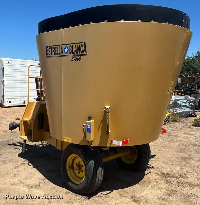 image for item OC9313 Estrella Blanca ZV600  feed grinder/mixer