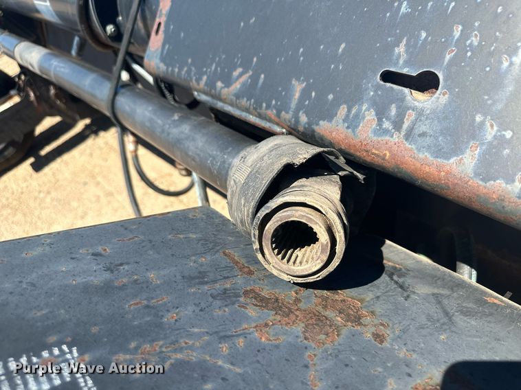 image for item OC9316 1998 MacDon  draper head