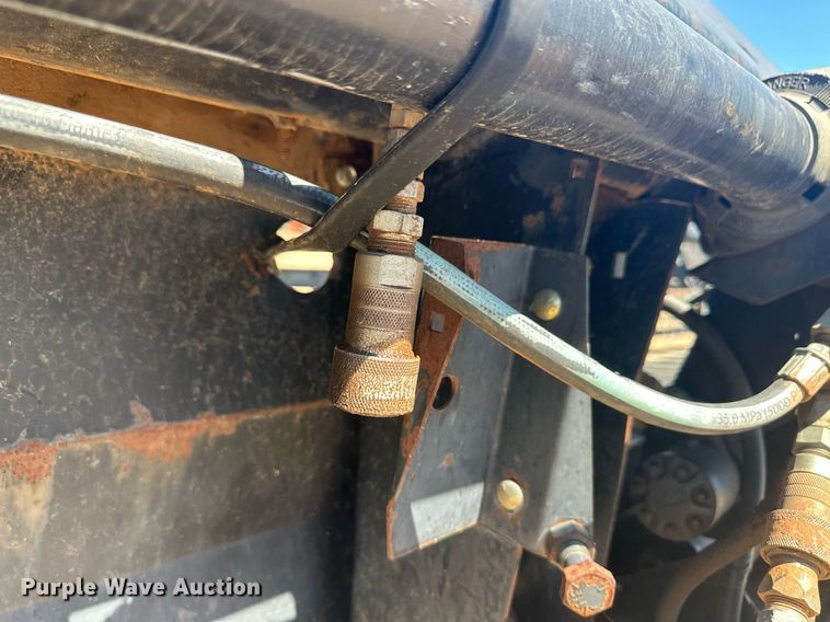 image for item OC9316 1998 MacDon  draper head