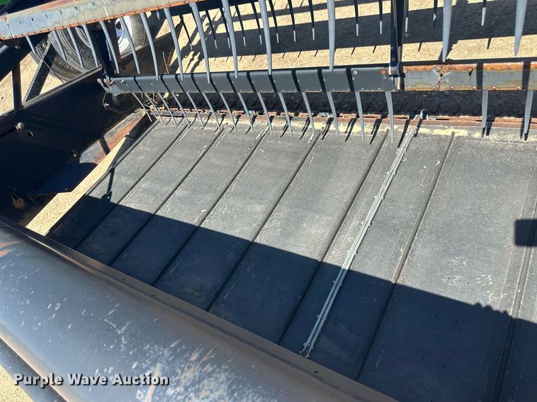 image for item OC9316 1998 MacDon  draper head