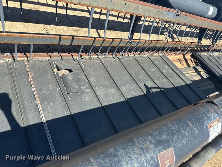 image for item OC9316 1998 MacDon  draper head