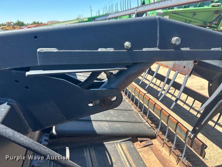 image for item OC9316 1998 MacDon  draper head