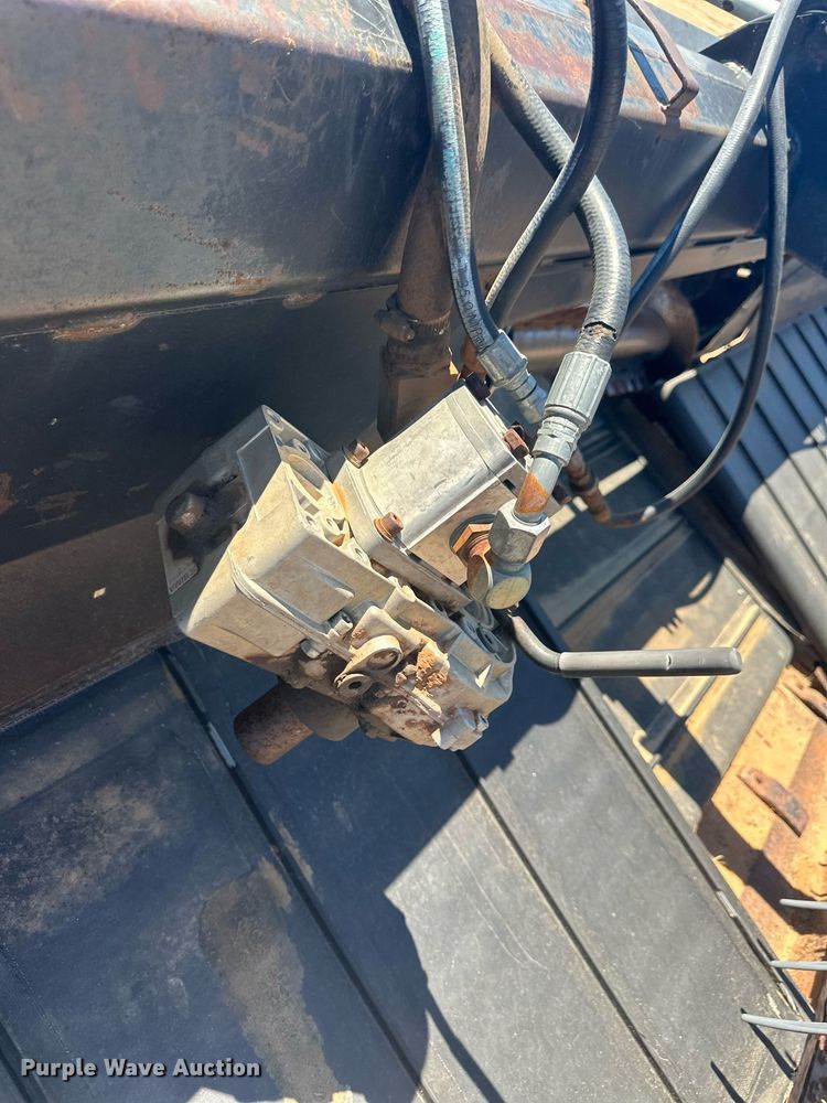 image for item OC9316 1998 MacDon  draper head