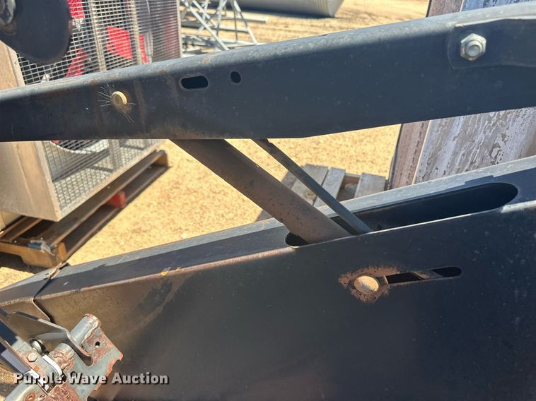 image for item OC9316 1998 MacDon  draper head